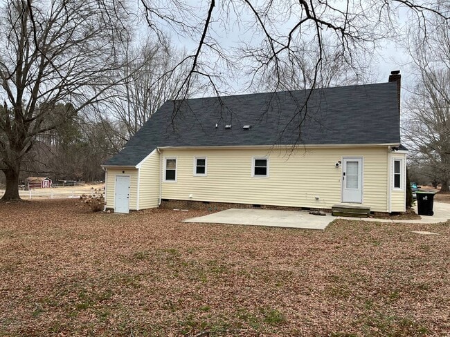8100 Winsters Fax Ct in Zebulon, NC - Building Photo - Building Photo