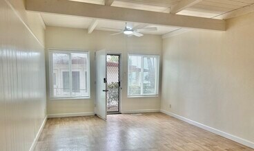 8231 Camino Del Oro, Unit 9 in San Diego, CA - Building Photo - Building Photo