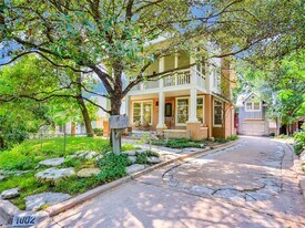 1002 Lorrain St in Austin, TX - Building Photo
