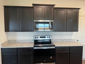 19020 Quiet Range Dr in Elgin, TX - Building Photo - Building Photo