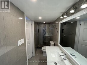 126 Pioneer Ln in Vaughan, ON - Building Photo - Building Photo