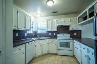 512 Birdsong Dr in League City, TX - Building Photo - Building Photo