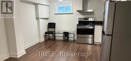 7 Walker Rd in Toronto, ON - Building Photo - Building Photo