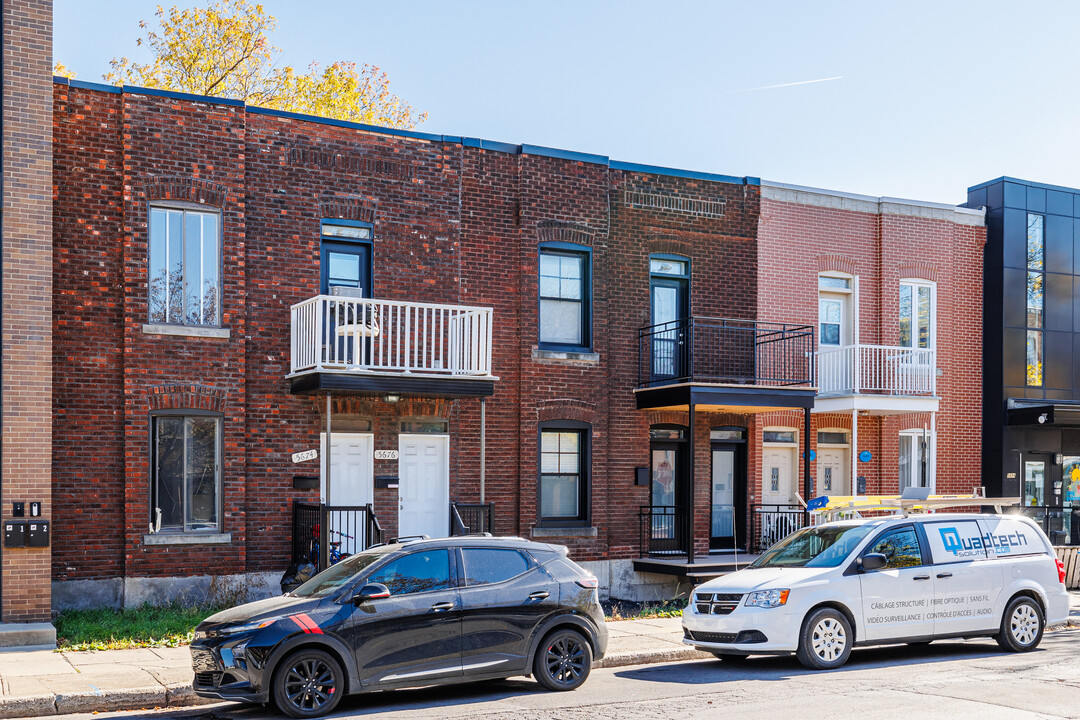5676 Laurendeau Rue in Montréal, QC - Building Photo