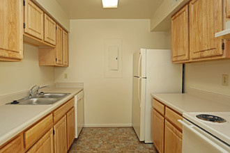 Beechwood Apartments in Norfolk, VA - Building Photo - Interior Photo