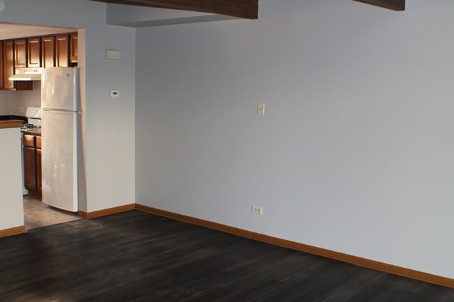 422 Meadow Green Ln in Round Lake Beach, IL - Building Photo - Building Photo