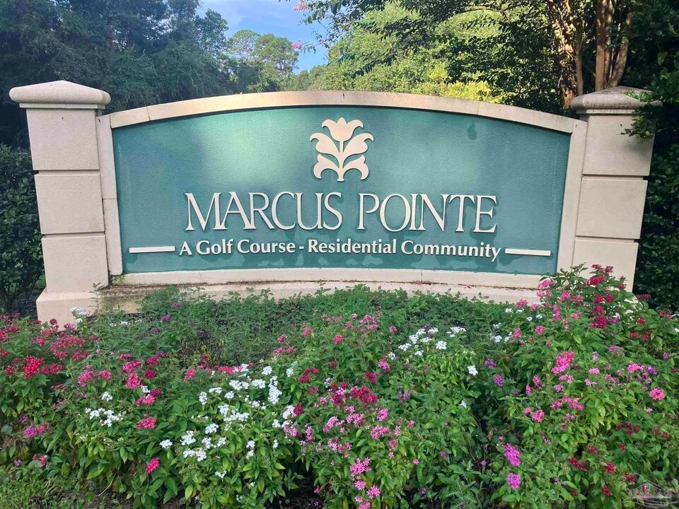 3005 Lake Pointe Cir in Pensacola, FL - Foto de edificio