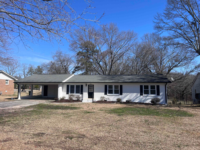 362 St Mark Rd in Taylors, SC - Building Photo - Building Photo