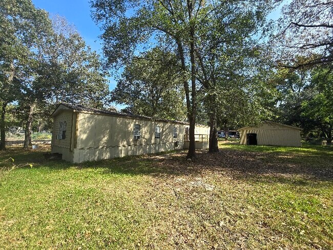612 Cherokee Ln in Onalaska, TX - Building Photo - Building Photo