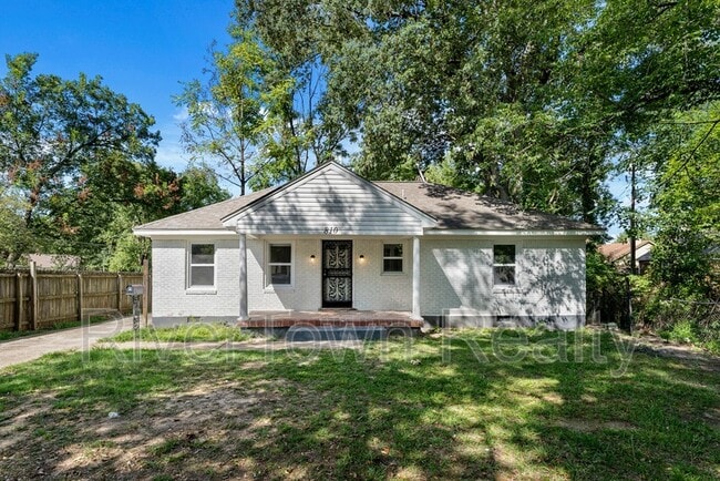 property at 810 Indian Dr