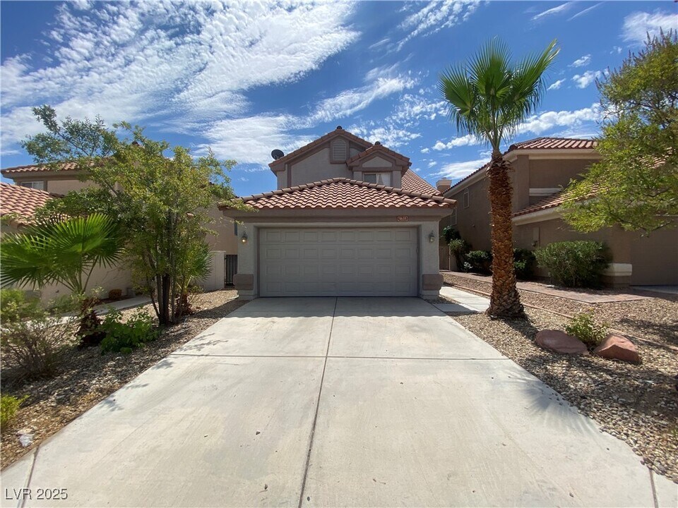 9633 Rancho Palmas Dr in Las Vegas, NV - Building Photo