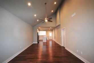 2027 S Florida Way in Fayetteville, AR - Building Photo - Building Photo