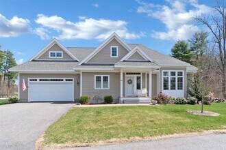 100 Shepard's Cove Rd in Kittery, ME - Building Photo - Building Photo