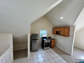 163 Linden Ave, Unit 3rd in Irvington, NJ - Building Photo - Building Photo