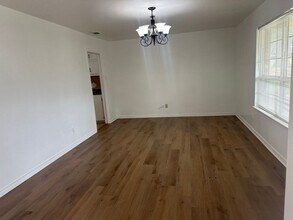 2213 Suanne Dr in Tyler, TX - Building Photo - Building Photo