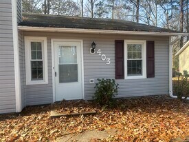 403 Cedar Creek Dr in Jacksonville, NC - Building Photo