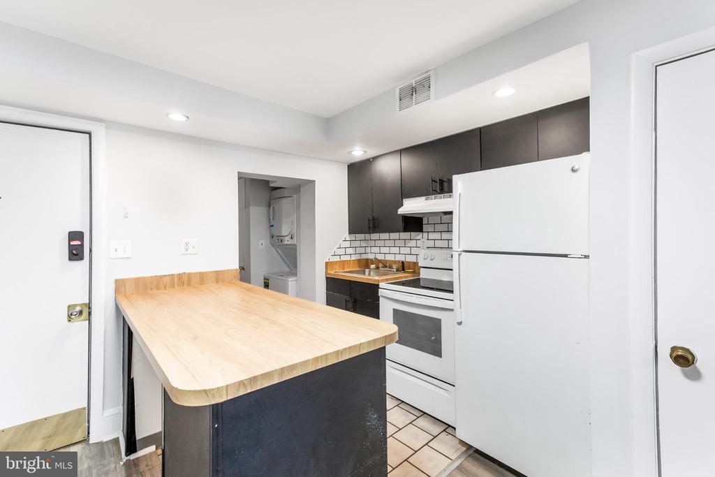 1912 Eastern Ave in Baltimore, MD - Foto de edificio