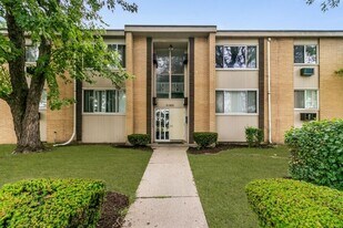 21880 Coolidge Hwy in Oak Park, MI - Building Photo