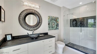 739 5th Ave N in Naples, FL - Building Photo - Building Photo