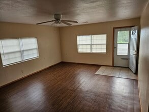 1520 S 4th St in Perry, OK - Building Photo - Building Photo