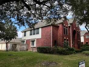 2810 Grassy Knoll Ct in Sugar Land, TX - Building Photo - Building Photo