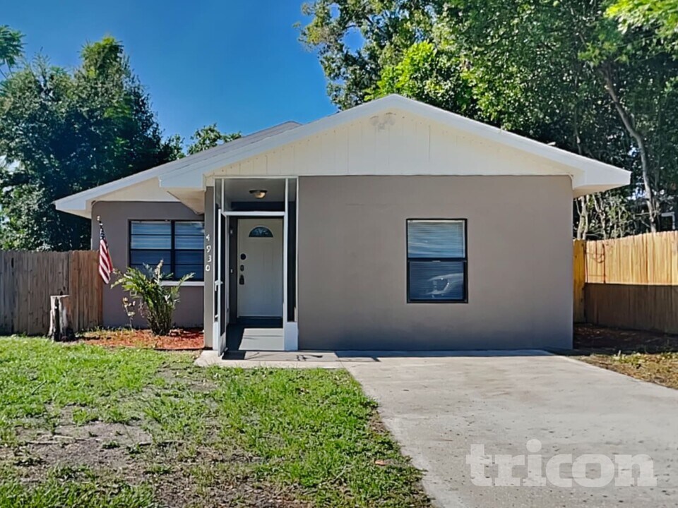 4930 44th Ave N in St. Petersburg, FL - Building Photo