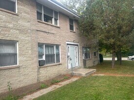 4715 W Wells St in Milwaukee, WI - Building Photo