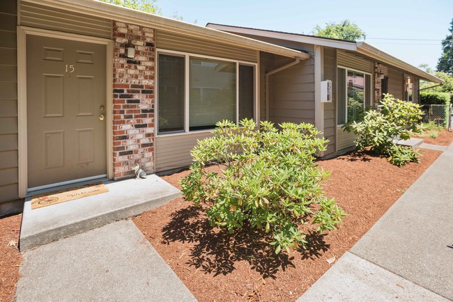 Barberry Apartments in Hillsboro, OR - Foto de edificio - Building Photo