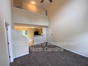 329 Peachtree Rd in Charlotte, NC - Building Photo - Building Photo