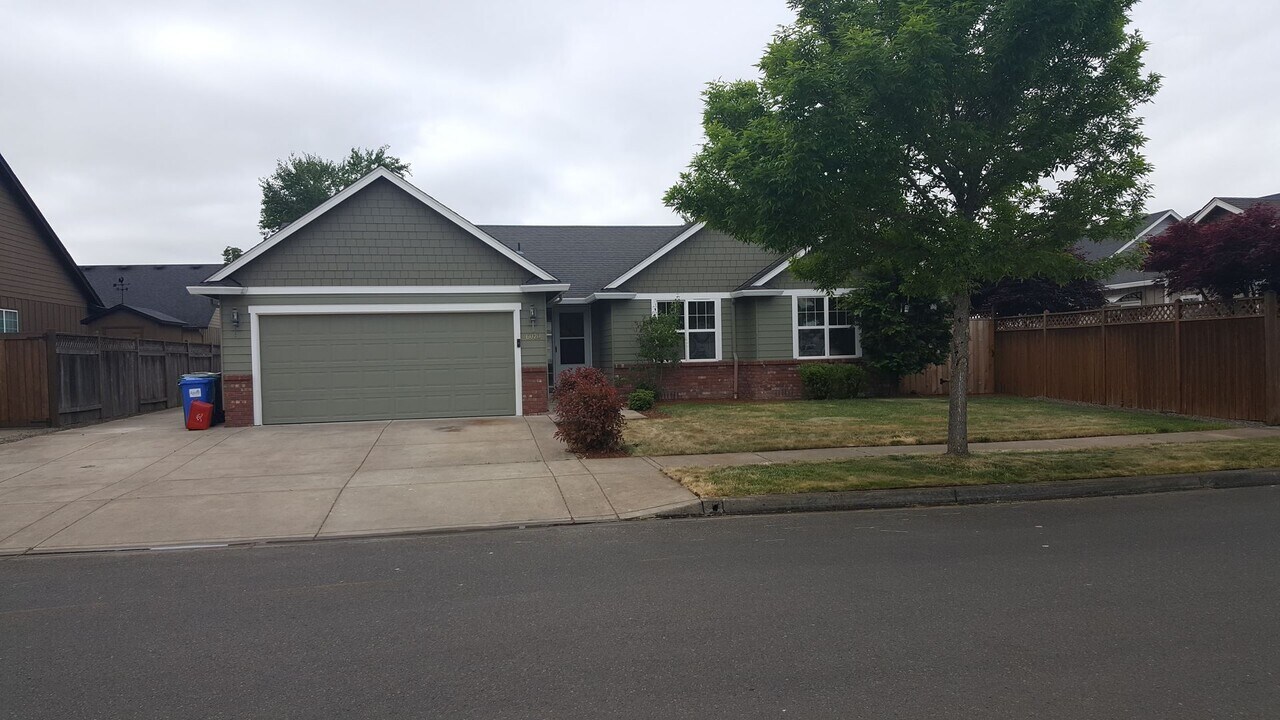 6020 Landmark Ln in Eugene, OR - Building Photo