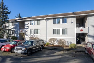 Sunset Pointe Apartments in Kirkland, WA - Building Photo - Primary Photo