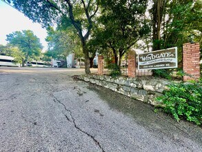 430 Lindsey St in San Marcos, TX - Building Photo - Building Photo