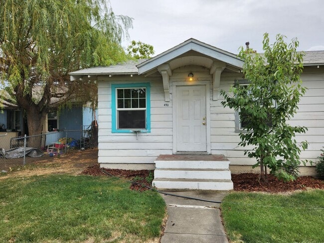 property at 410 S Queen Ann Blvd