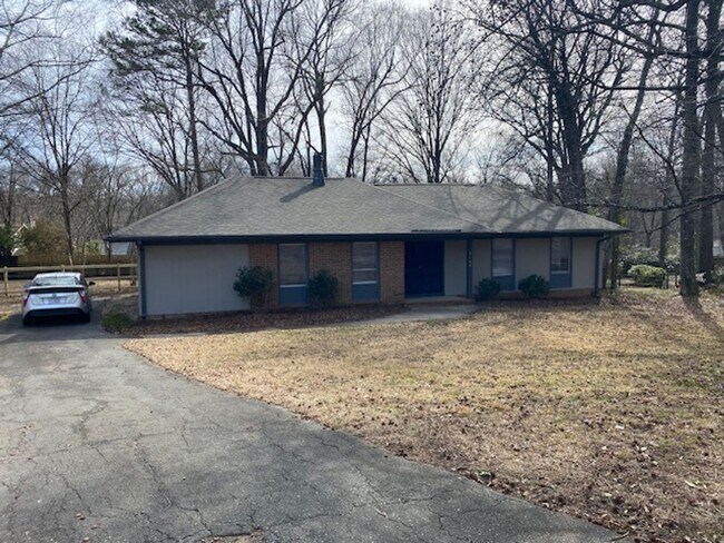 property at 2106 Wellwood Cir