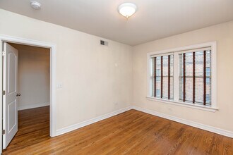 3816 N Sheffield Ave, Unit 2W in Chicago, IL - Building Photo - Building Photo