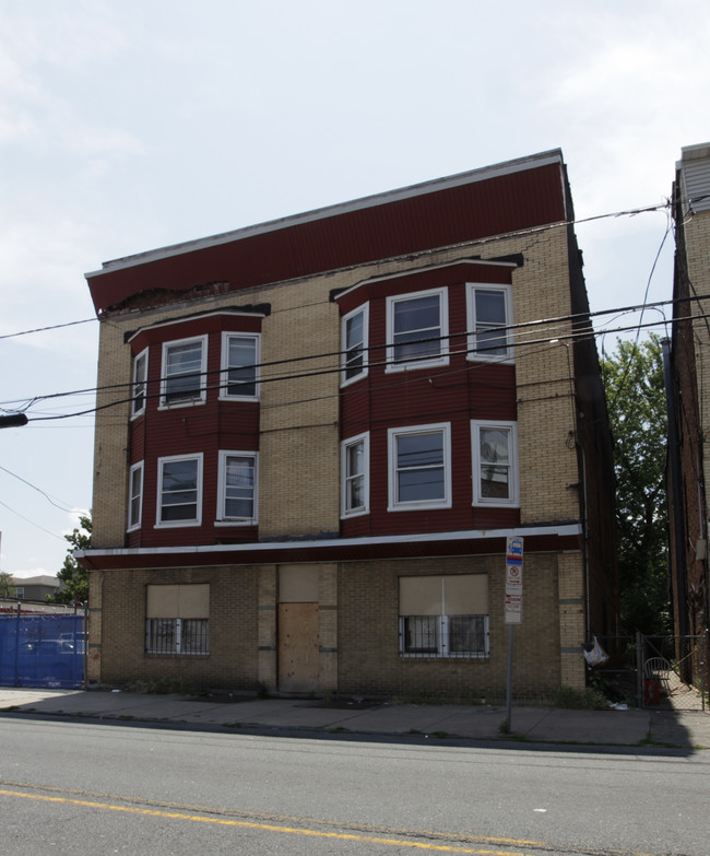 620 E Jersey St in Elizabeth, NJ - Building Photo - Building Photo