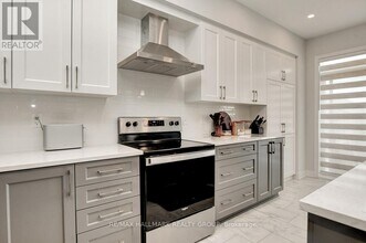 927 Omagaki Wy in Ottawa, ON - Building Photo - Building Photo