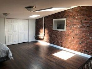 1127 S 48th St-Unit -3 in Philadelphia, PA - Foto de edificio - Building Photo