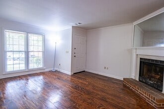 2496 Leeshire Rd in Tucker, GA - Building Photo - Building Photo