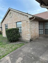 2406 Sunflower Dr in Arlington, TX - Building Photo