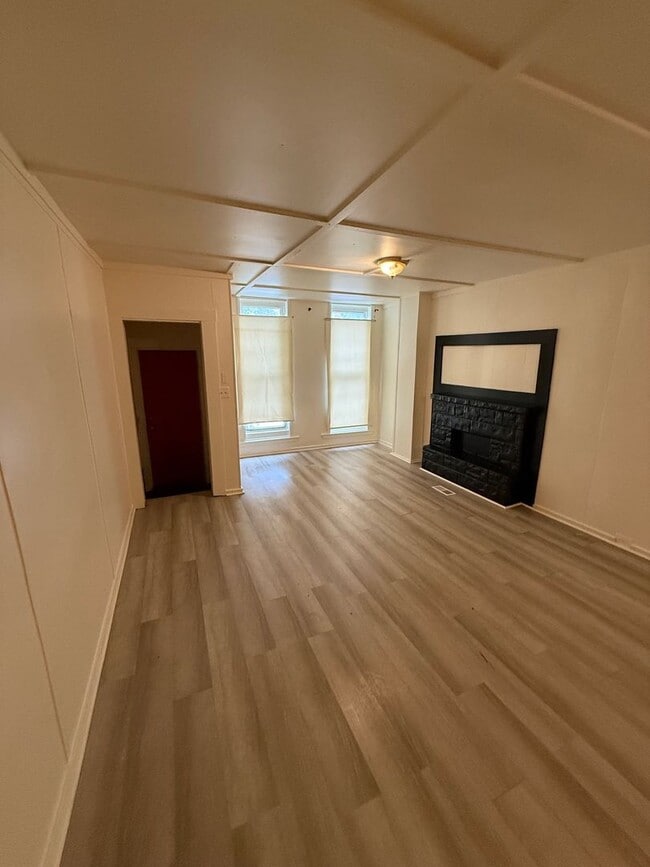 property at 220 N Luzerne Ave