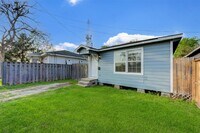 305 E 41st St photo'