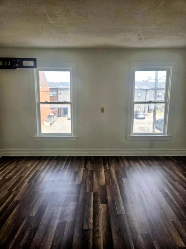 property at 322 N 14th St