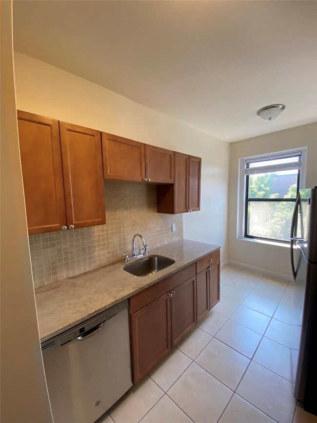 property at 31 Pondfield Rd W