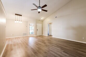 2377 Roanoke Ct in Lake Mary, FL - Building Photo - Building Photo