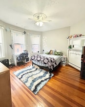 12 Bucknam St, Unit 2 in Boston, MA - Foto de edificio - Building Photo