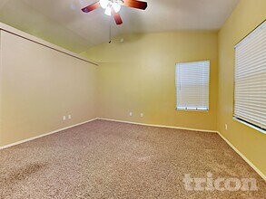 515 E Rockwood Dr in Phoenix, AZ - Foto de edificio - Building Photo