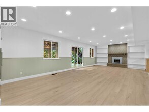 3062 Spencer Dr in West Vancouver, BC - Building Photo - Building Photo