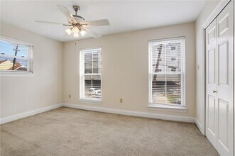 348 W Robert E Lee Blvd in New Orleans, LA - Building Photo - Building Photo