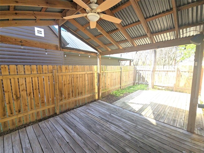 409 Commerce St in Tomball, TX - Building Photo - Building Photo